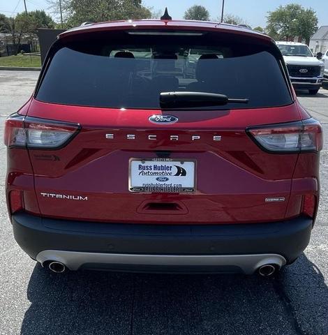 2022 ford escape titanium