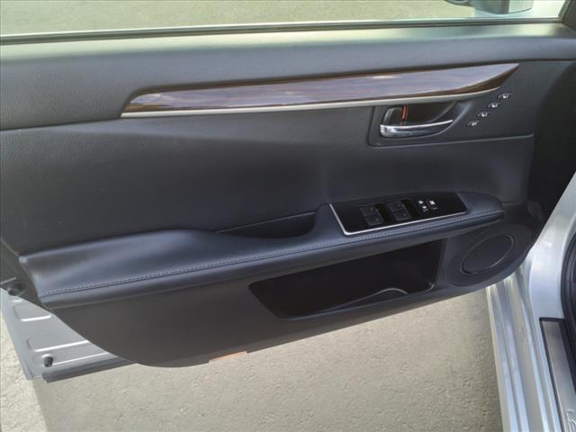 2017 lexus es 300h base