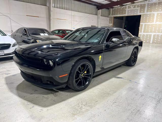 2017 dodge challenger sxt