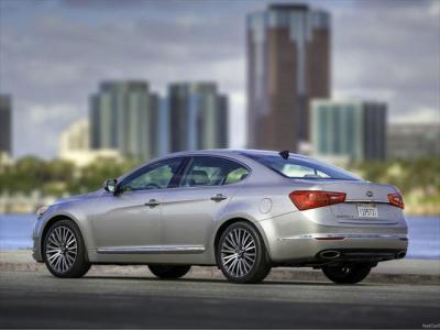 2015 kia cadenza premium premium 4dr sedan for sale in wichita, kansas