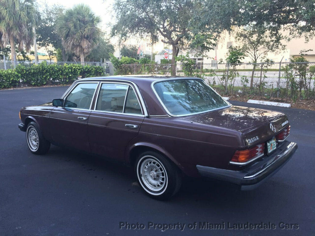 1985 mercedes w123 300d turbodiesel last year made garage kept collectors item