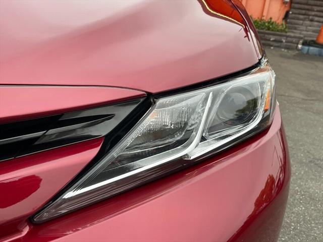 2020 toyota camry le