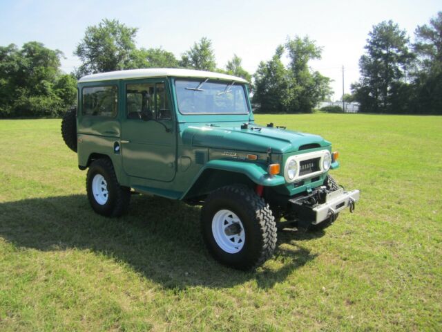 toyota land cruiser fj 40 1972 excellent condition green and white 72,000 miles