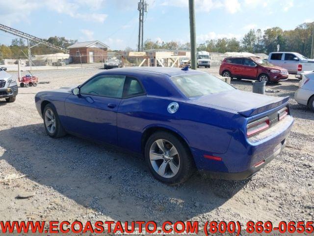 2022 dodge challenger sxt
