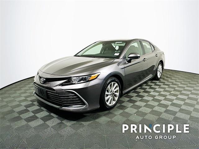2024 toyota camry le