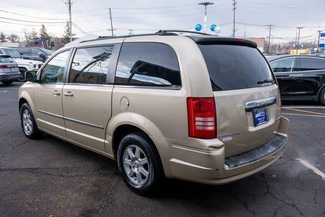 2010 chrysler town & country touring plus in rahway, new jersey