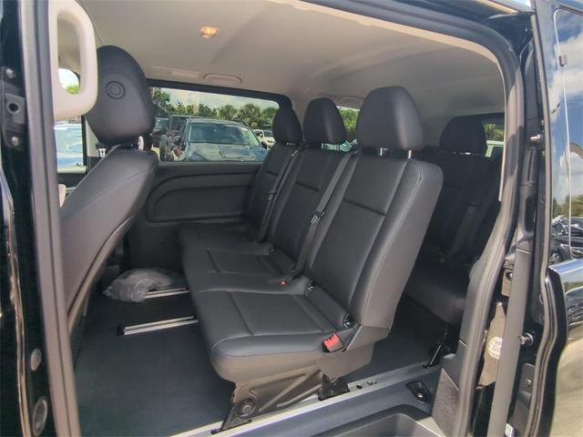 2023 mercedes-benz metris base