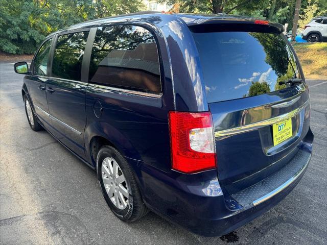 2016 chrysler town & country touring