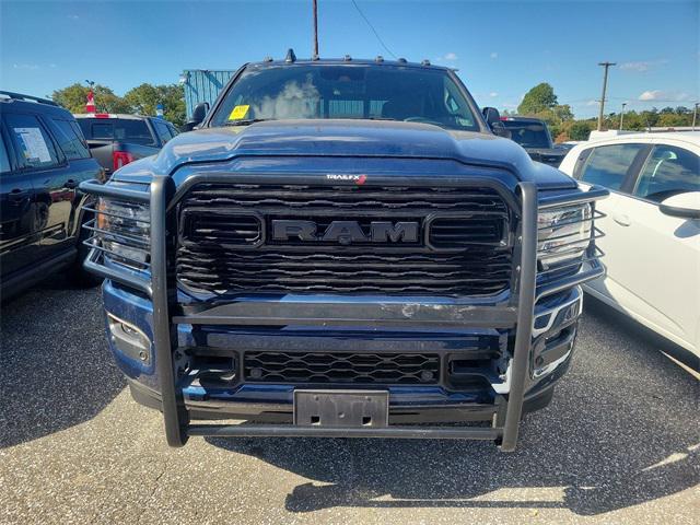 2022 ram 3500 limited crew cab 4x4 8' box
