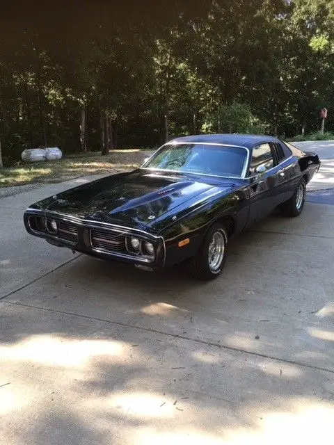 73 se triple black charger 440 magnum ,bulge hood