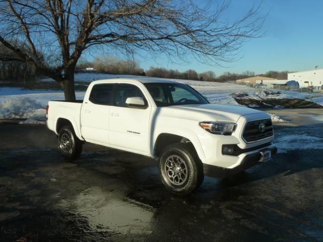 2017 toyota tacoma sr5 v6 4x4 sr5 v6 4dr double cab 5.0 ft sb for sale in bellevue, nebraska