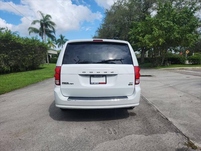 2017 dodge grand caravan sxt