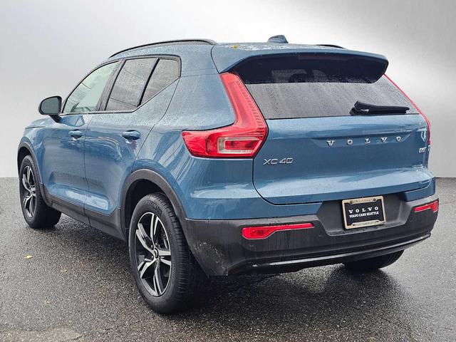 2024 volvo xc40 b5 core bright