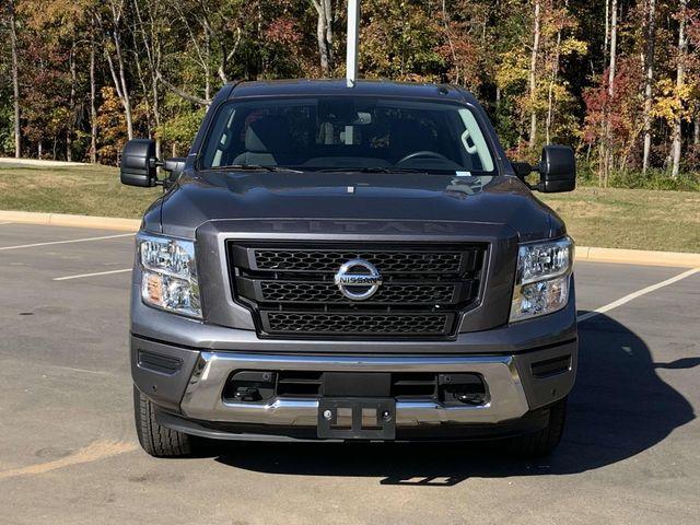 2021 nissan titan sv