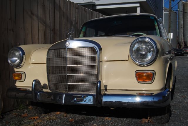 1966 mercedes-benz 200d 4 speed fintail