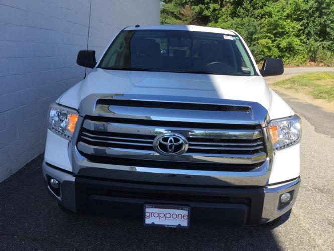 2016 toyota tundra sr5 4x4 sr5 4dr double cab pickup sb (5.7l v8 for sale in bow, new hampshire