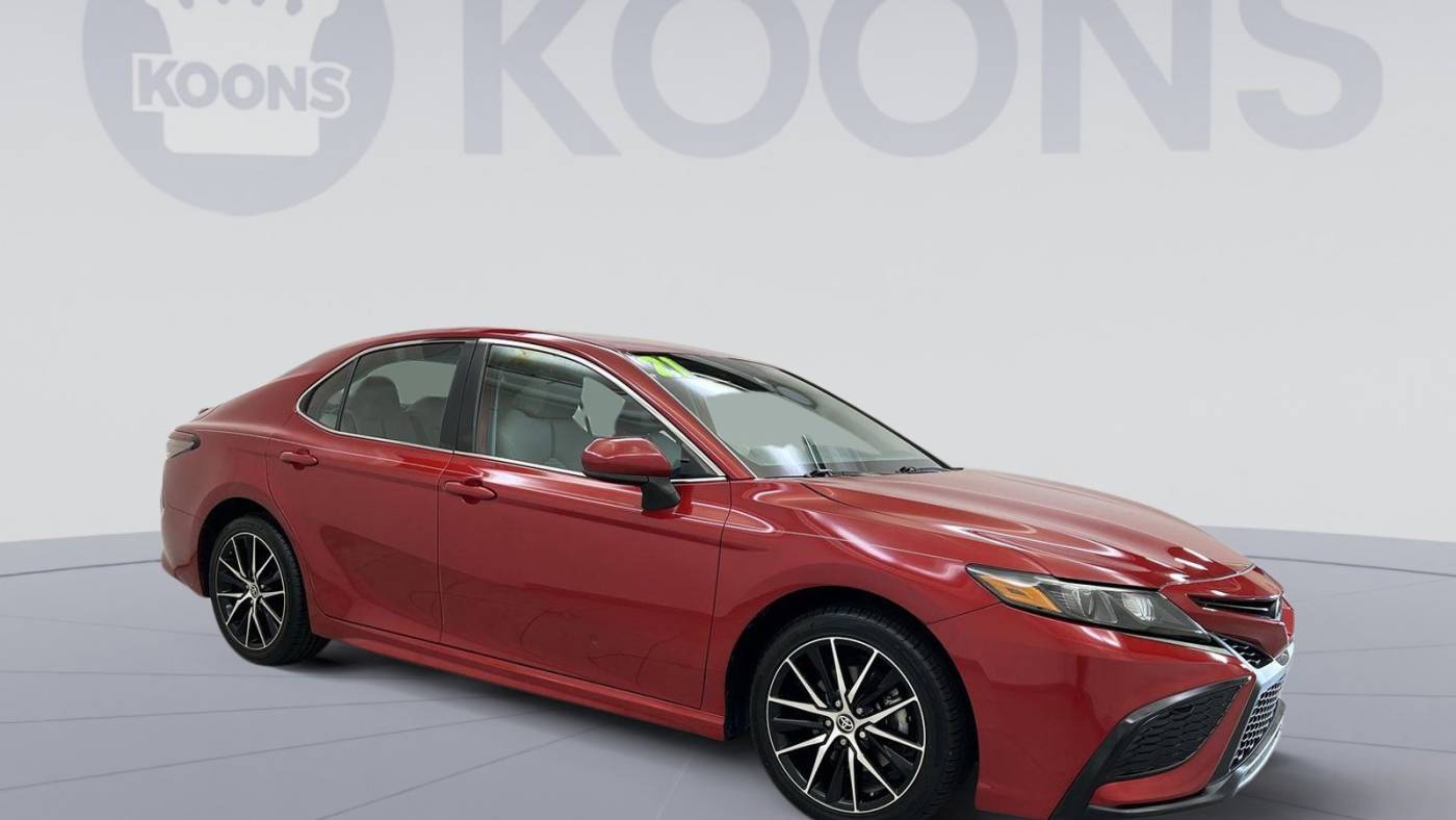 2021 toyota camry se