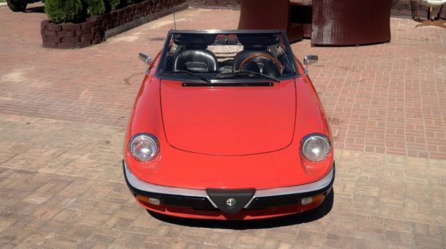 alfa romeo spider graduate_____the enthusiast's car_____ injection_____nice!!!