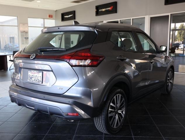 2021 nissan kicks sv