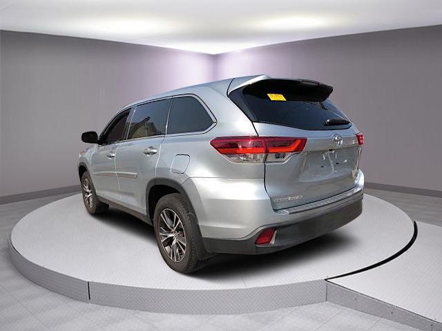2019 toyota highlander le
