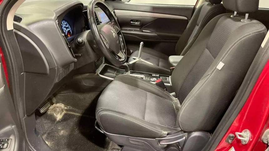 2018 mitsubishi outlander se