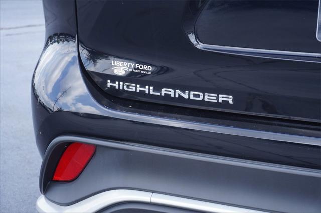 2022 toyota highlander xse