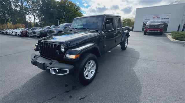 2022 jeep gladiator sport s