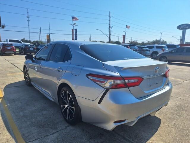 2018 toyota camry se