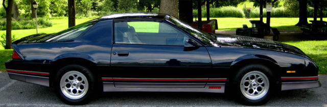 1985 stunning z28,t-tops,v-8,5spd,new cold ac,msd,new ss exh,polished rims,cdexc