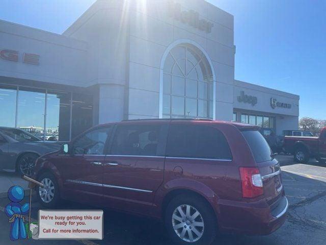 2015 chrysler town & country touring in el paso, illinois