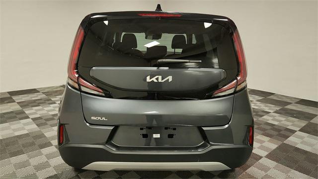 2023 kia soul lx