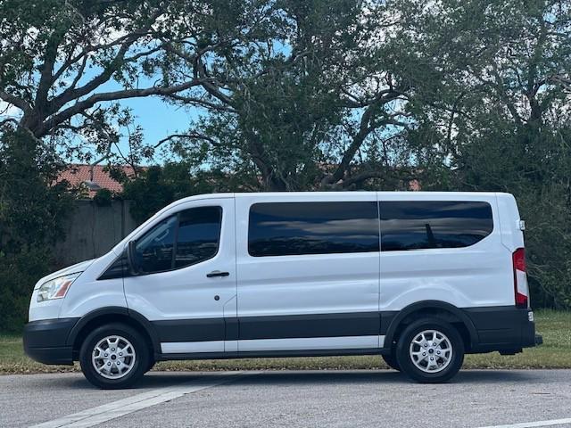 2016 ford transit-150 xlt