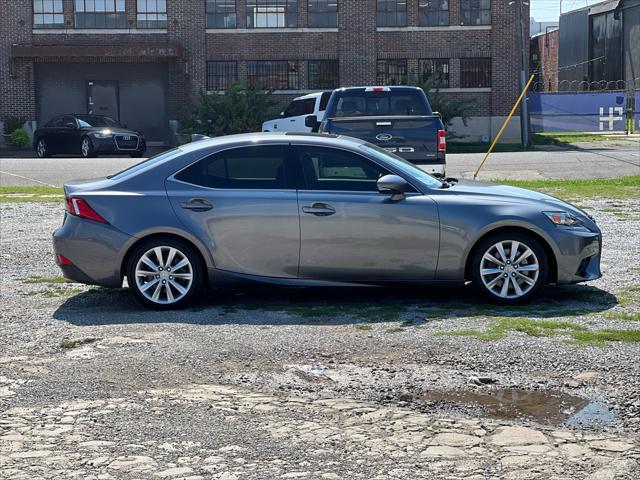 2016 lexus is 200t base