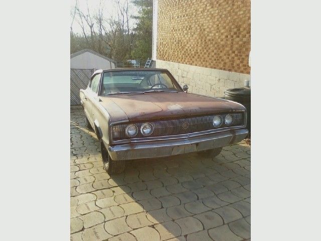 66 charger, 361 big block which runs, full console, orginial hub caps