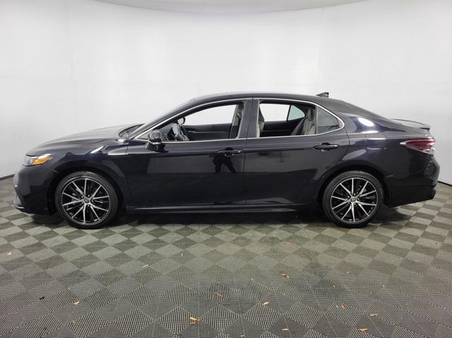 2023 toyota camry se