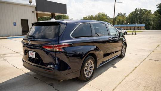 2022 Toyota Sienna xle