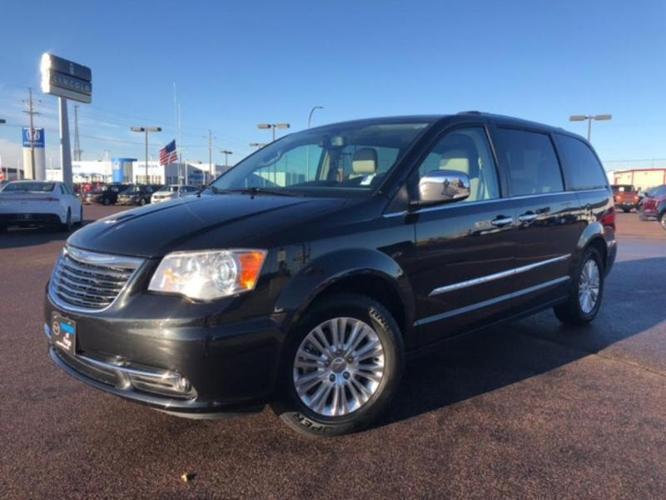 2013 chrysler town and country limited limited 4dr mini-van for sale in fargo, north dakota