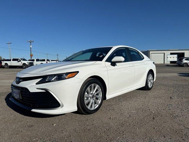 2024 toyota camry le