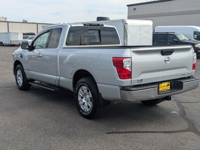 2017 nissan titan sv