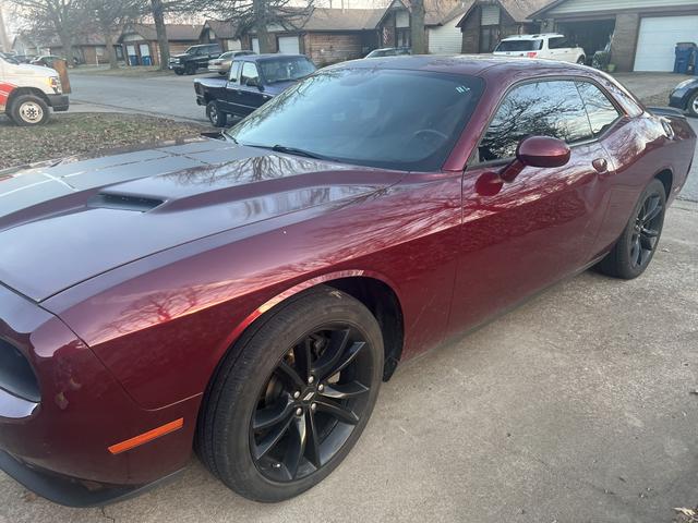 2017 dodge challenger sxt