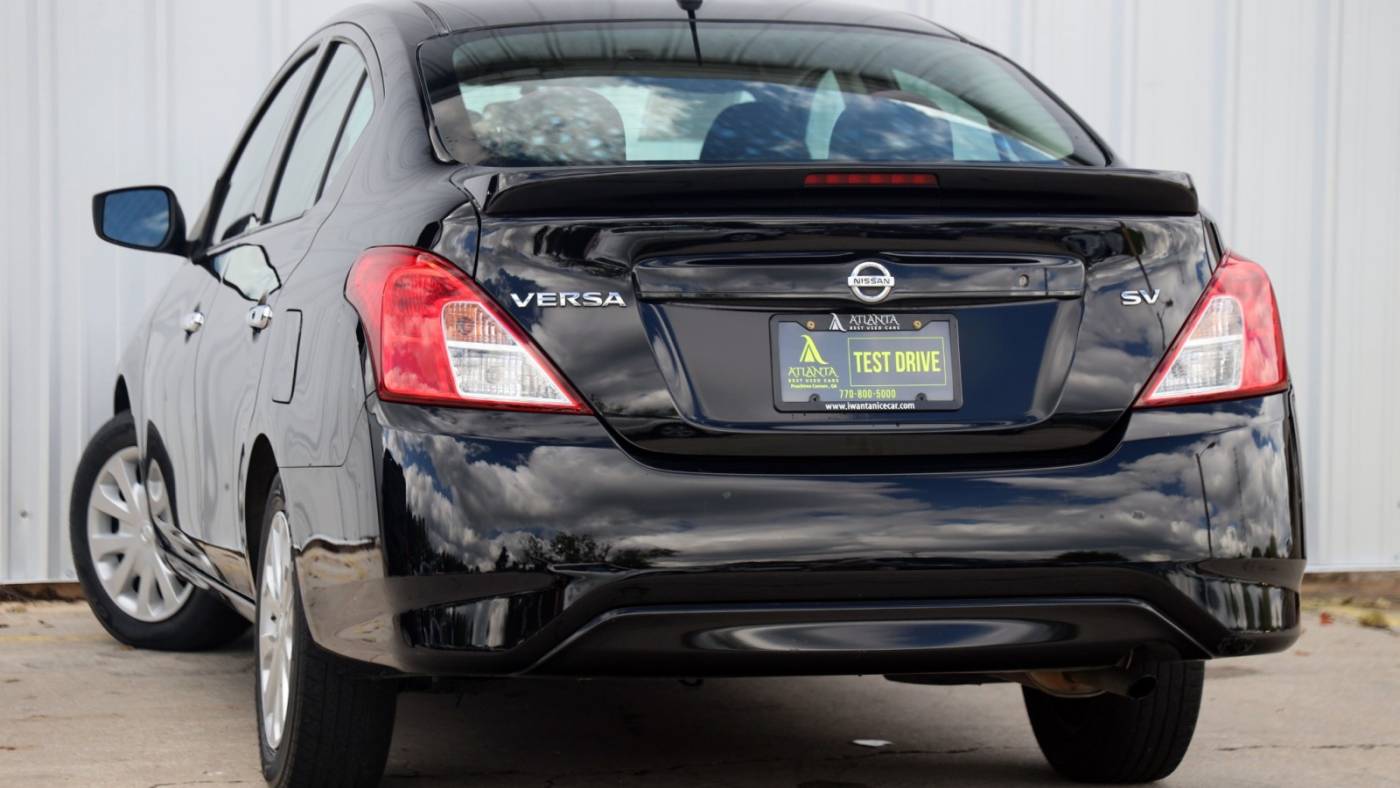 2018 nissan versa sv