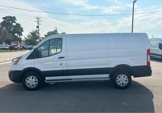 2022 ford transit-250 base