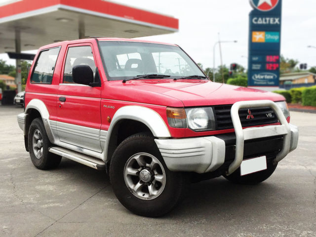 mitsubishi pajero 3 door-auto