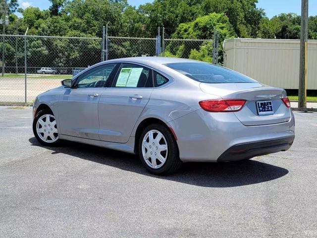 2015 chrysler 200 lx