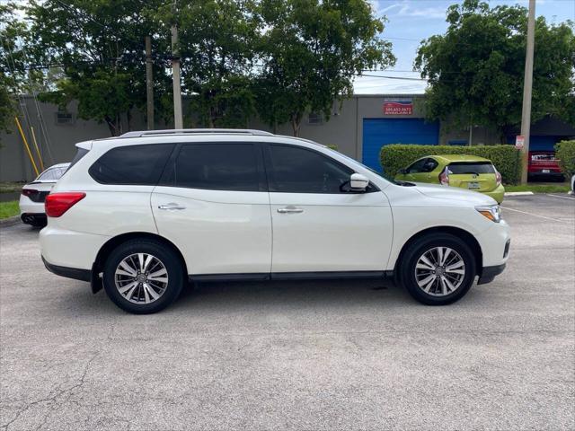 2018 nissan pathfinder sv