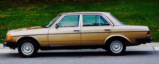 1985 mercedes benz 300d-all original-91k miles-rare color combo-west coast car