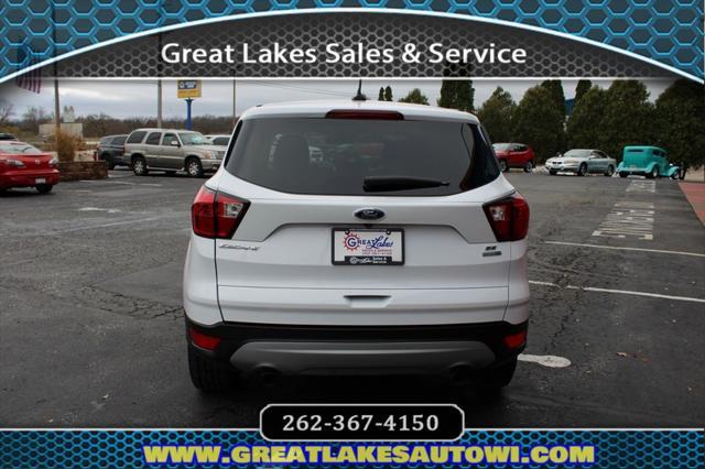 2019 ford escape se