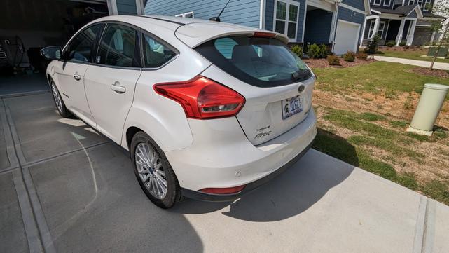 2016 ford focus electric base
