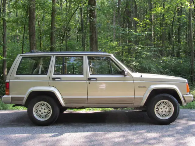 93 cherokee country 4.0l ho auto 4x4 4wd excellent condition! collector quality!