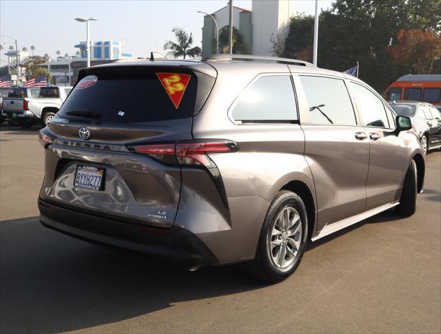 2022 toyota sienna le